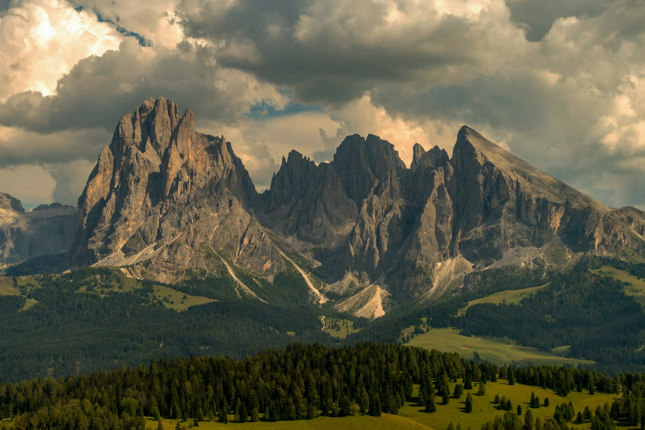 Mountain-maps-app-montagna-trekking