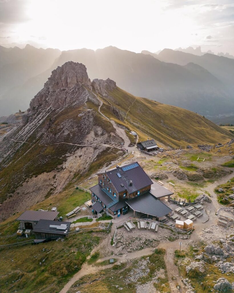 Trekking al Rifugio Roda di Vaèl