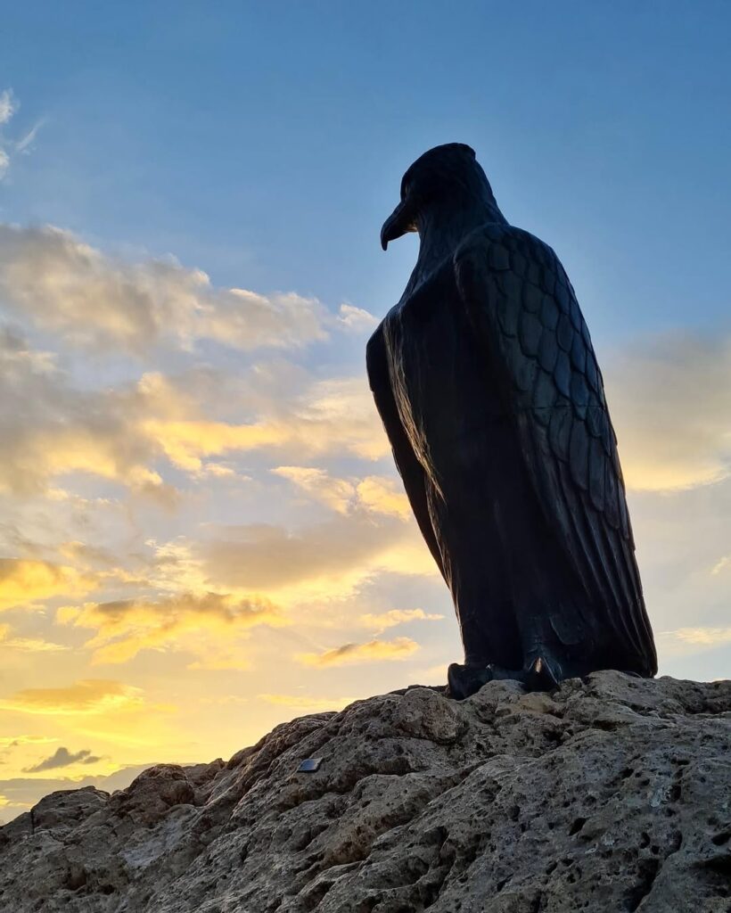 Statua al Rifugio Roda di Vaèl